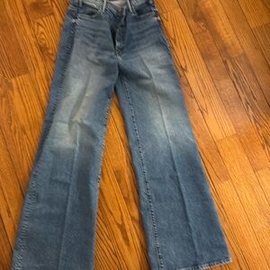 MOTHER The Hustler Roller Heel jeans in Tropiclike it’s hot. Size 31. NWT $250